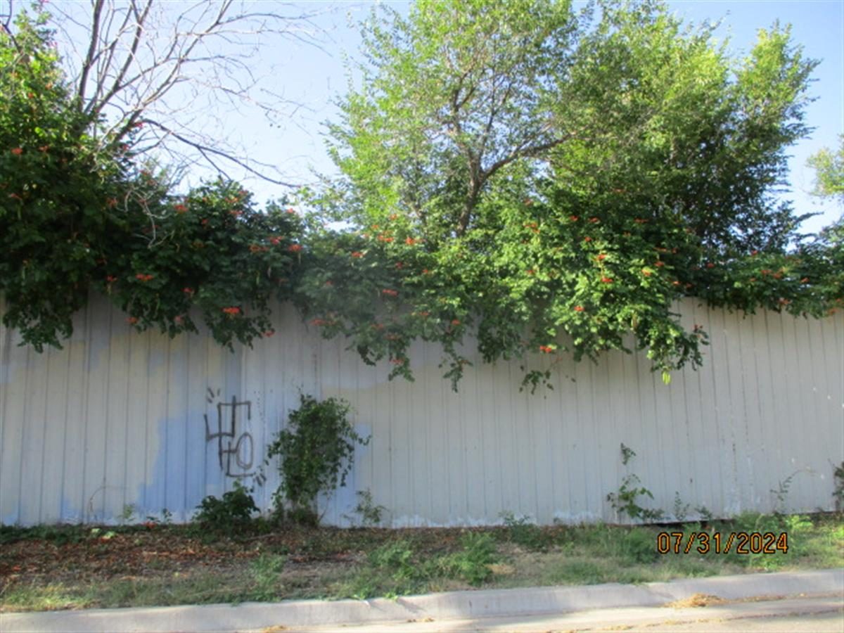1622 NW 6TH ST