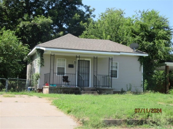 1530 NE 14TH ST