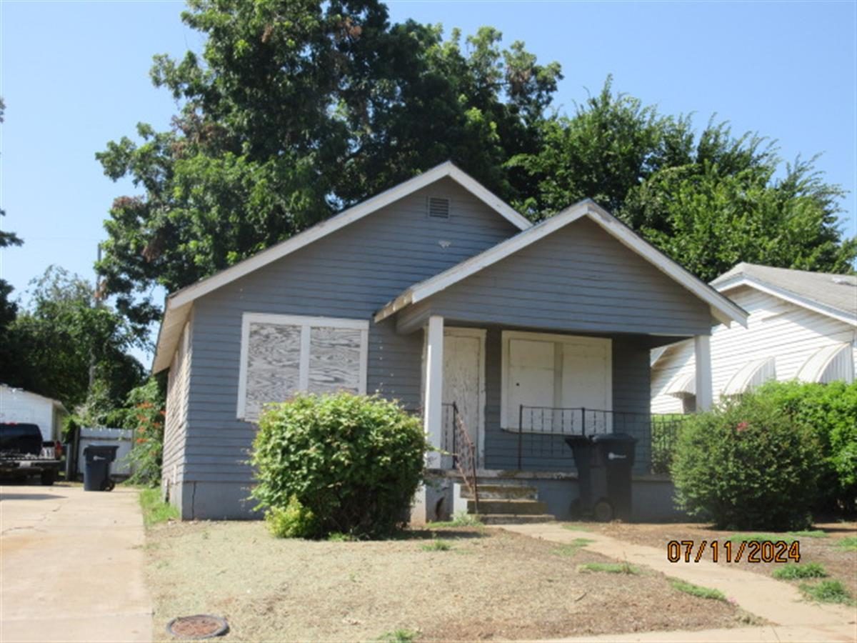1512 NE 14TH ST