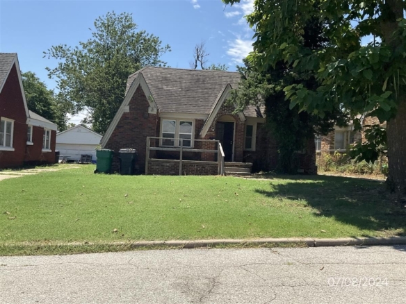 2024 HARDIN DR