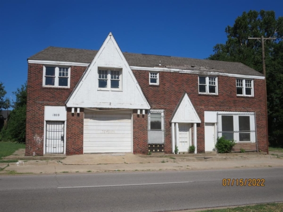 Vacant land – North Lottie Avenue