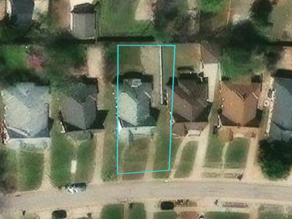 927 EAST DR