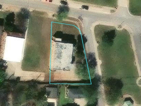 836 EAST DR