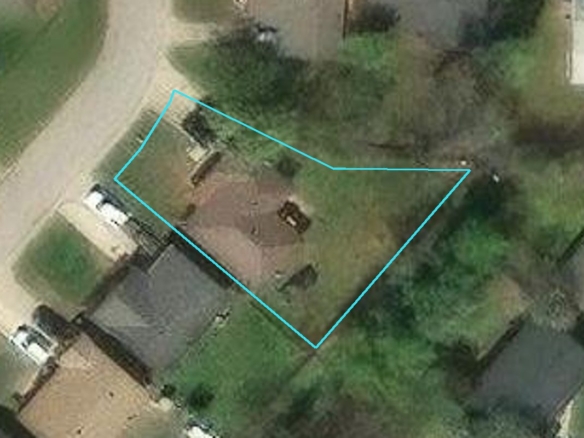 842 MARILYN ST