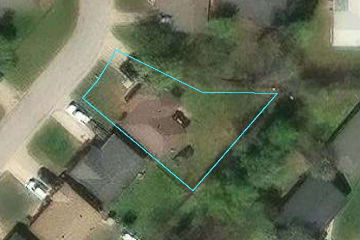 842 MARILYN ST
