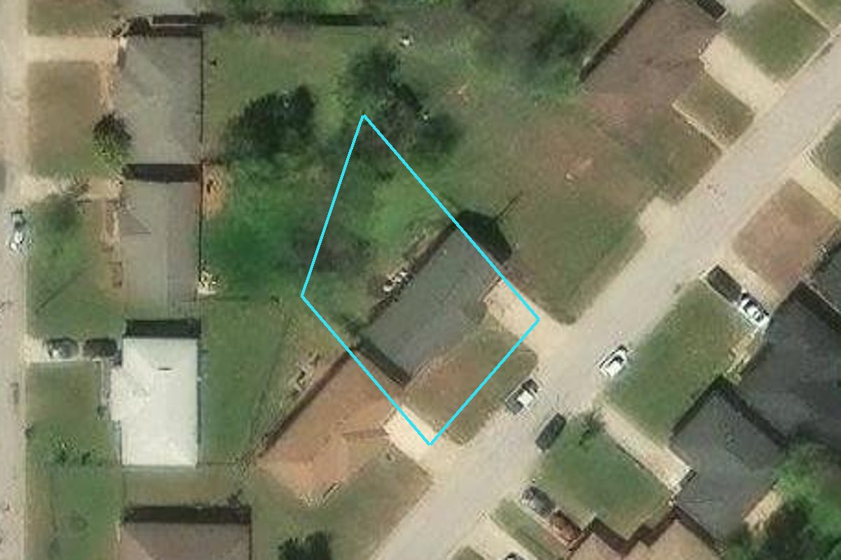 R038501795 821 MARILYN ST