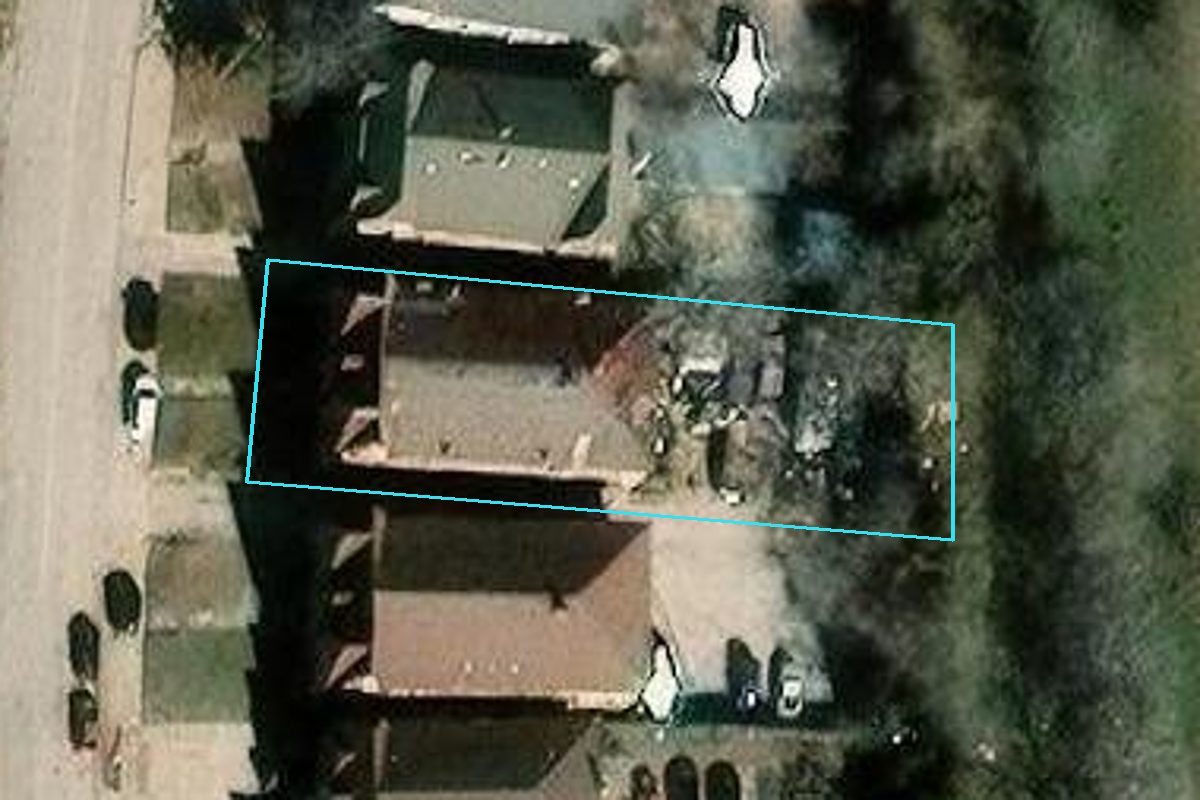 R049163065 3404 N ROBINSON AVE