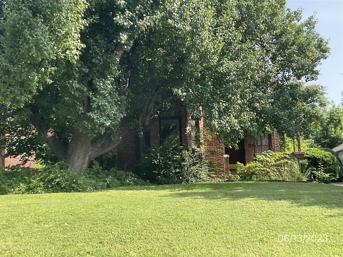 R049482660 805 NW 39TH ST