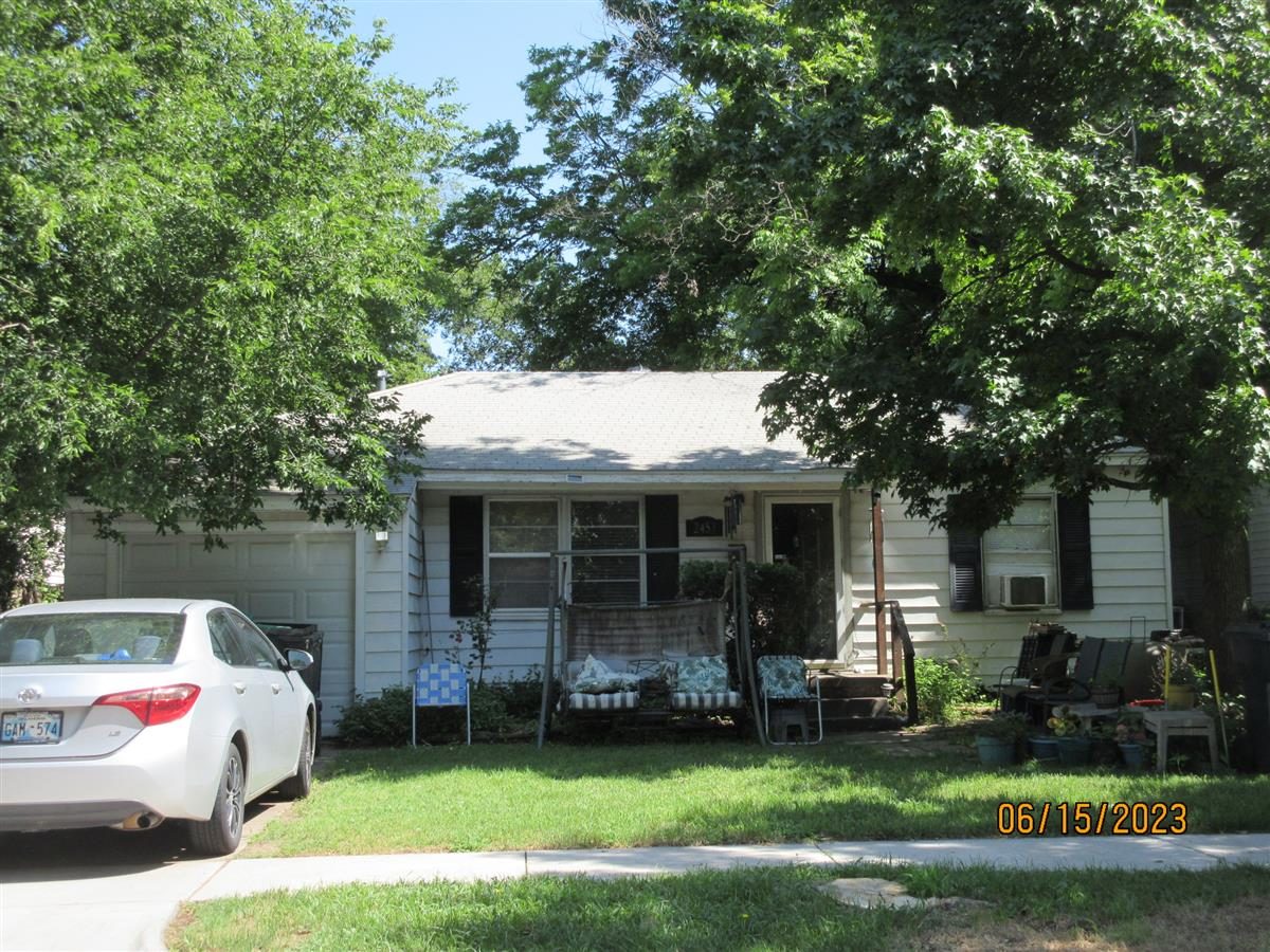 2453 NW 40TH ST