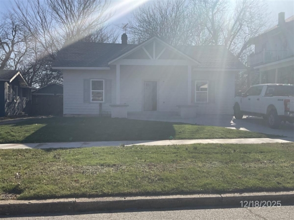2224 NW 11TH ST