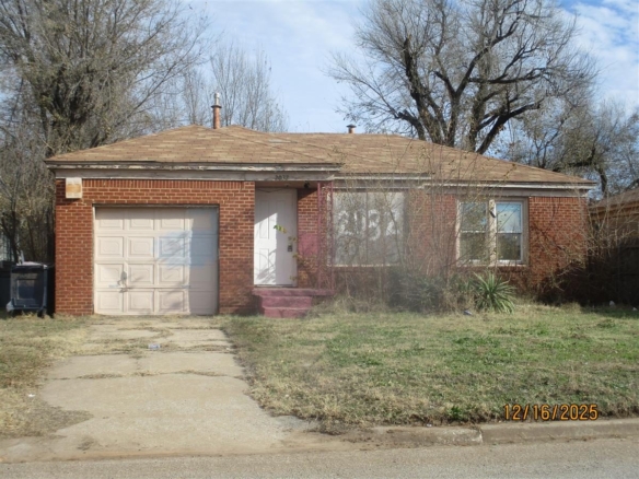 2032 NE GRAND BLVD