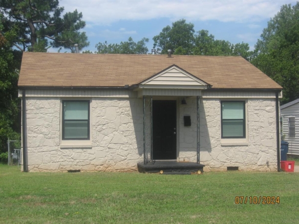 1905 N PAGE AVE