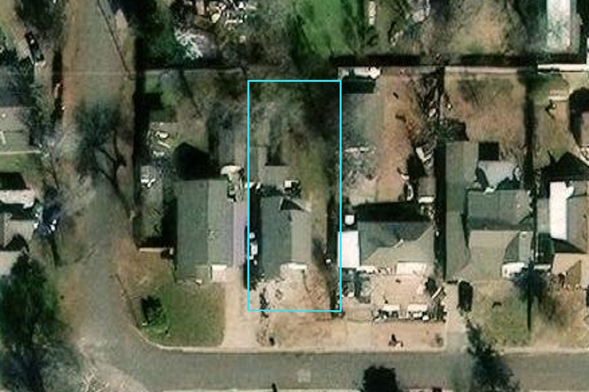 R093434050 327 SW 33RD ST