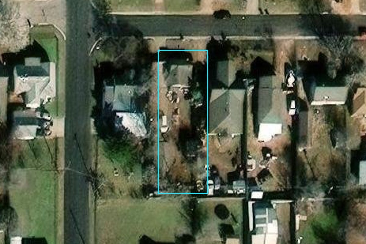 R104466100 1136 SW 30TH ST