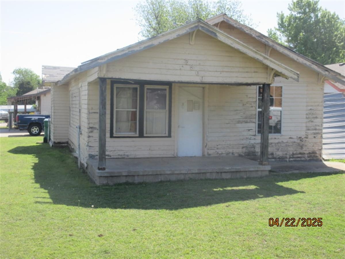3500 S DOUGLAS AVE