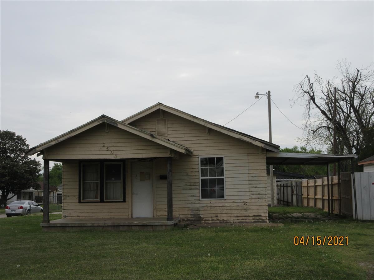 3500 S DOUGLAS AVE