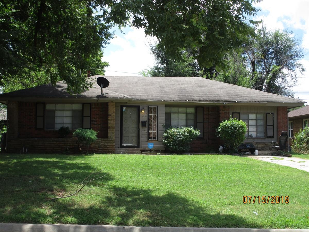 1516 MEYERS PL