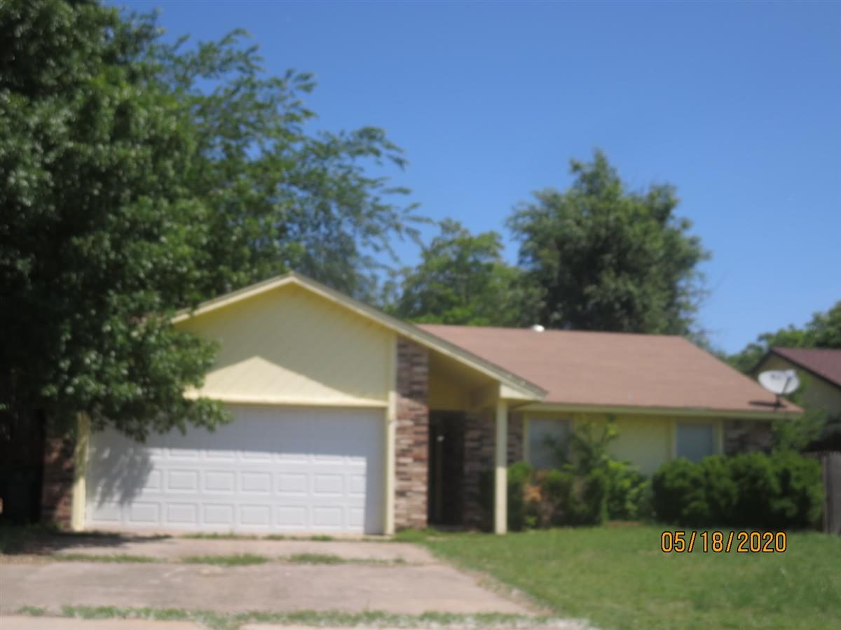 8425 NW 11TH ST
