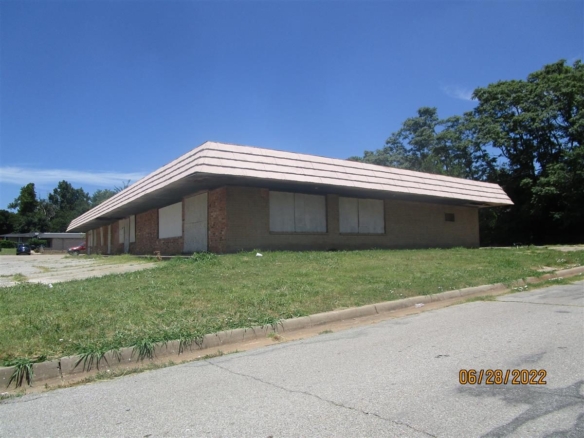 1800 N BRYANT AVE