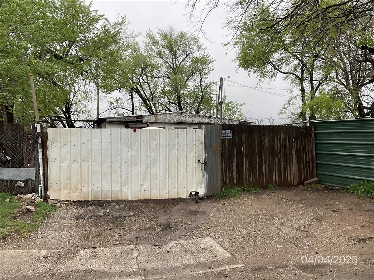 1 SE 21ST ST