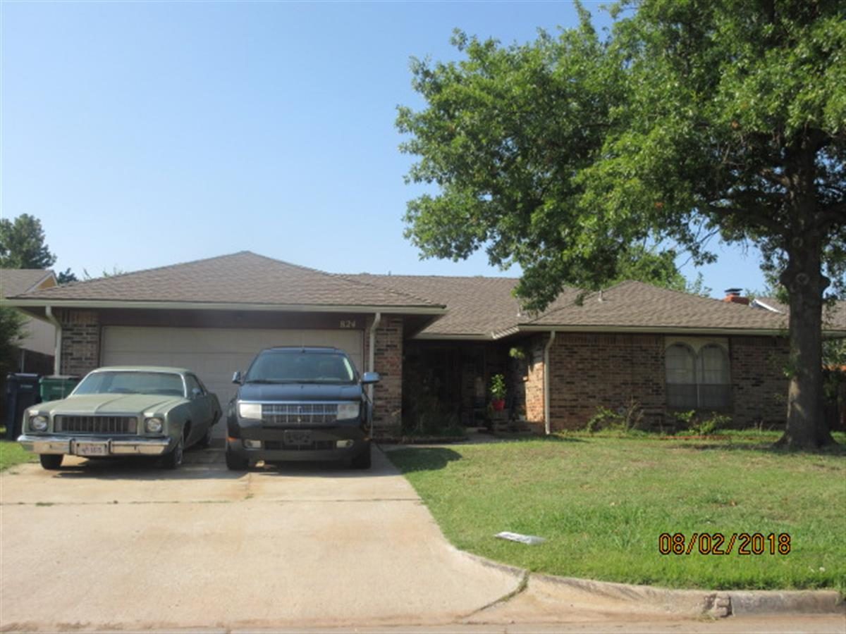 R133252380_2 824 NW 116TH TER