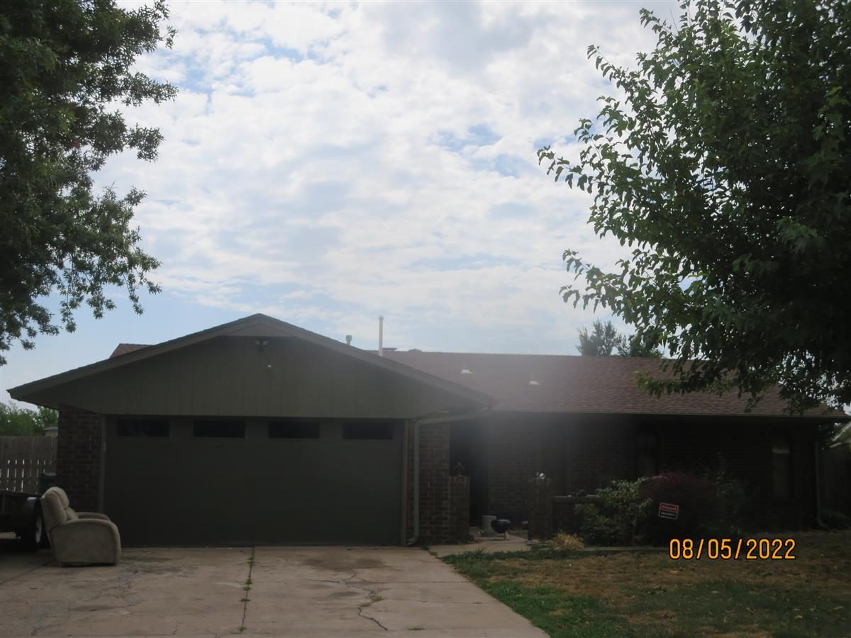 8312 S LINN AVE