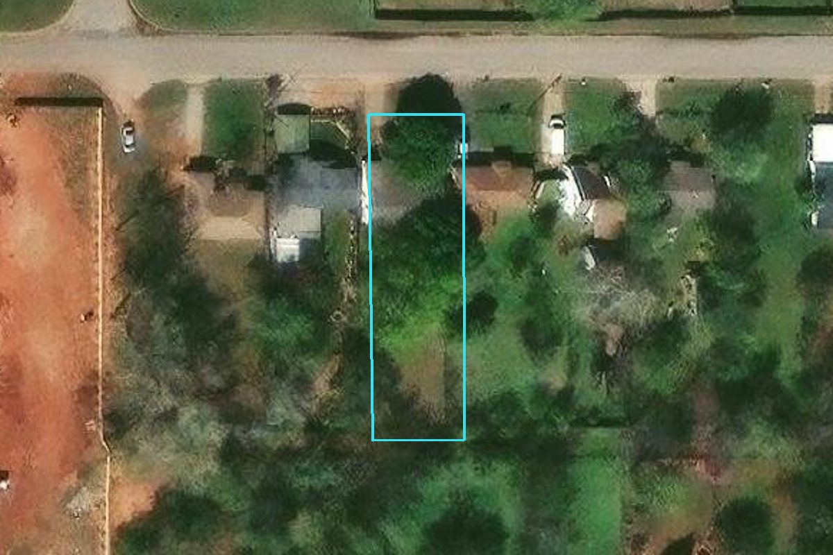 R142831775 4104 JONES BLVD