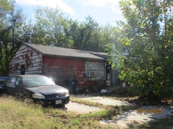 4004 SMITH DR