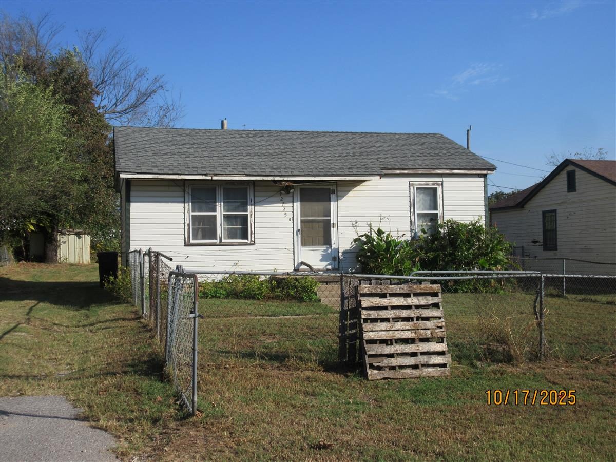 R143246970 12725 NE 37TH ST
