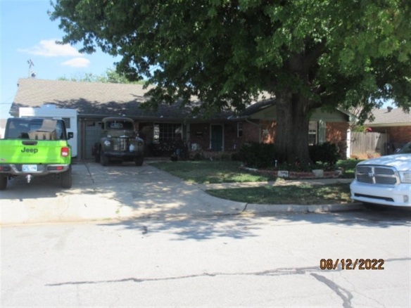 8400 S COUNTRY CLUB DR