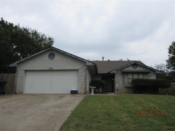 904 FARRA DR