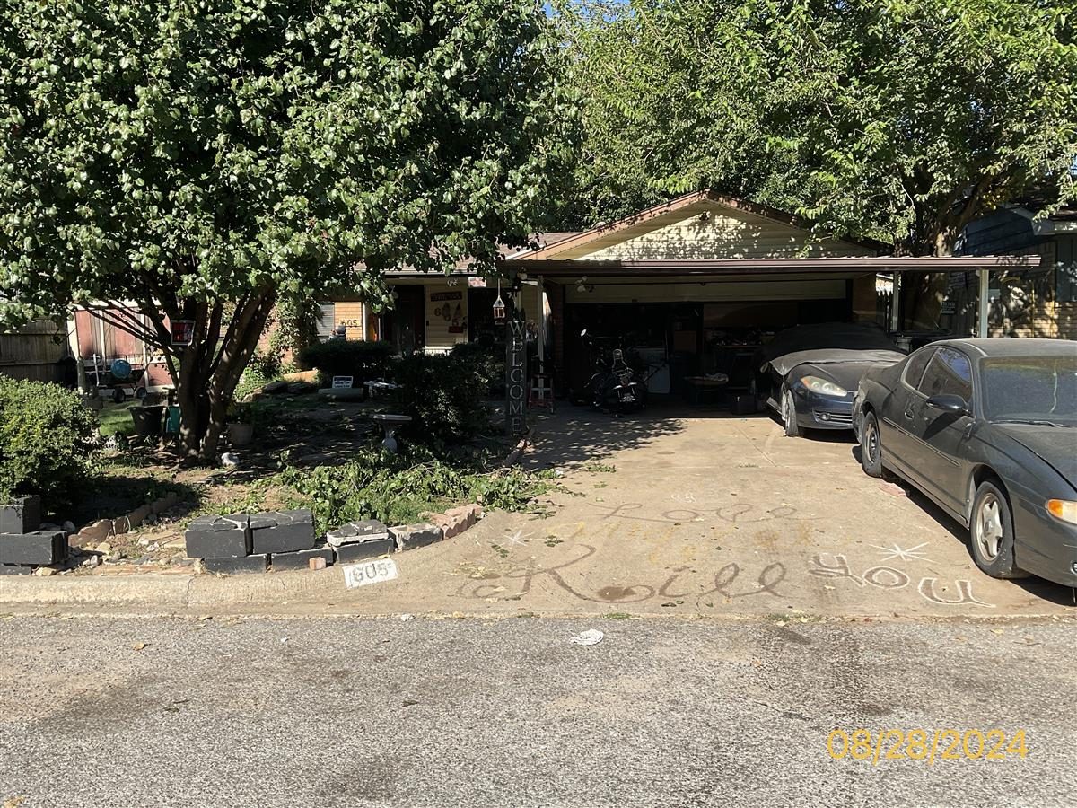 605 TIMBER LN