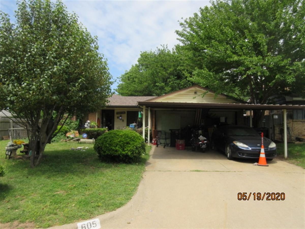 605 TIMBER LN