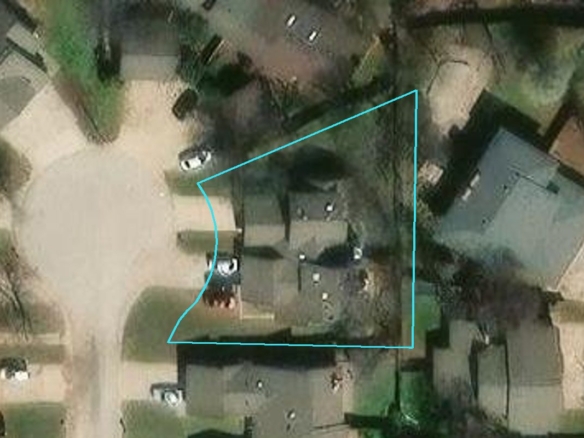 7404 KINGS MANOR CT