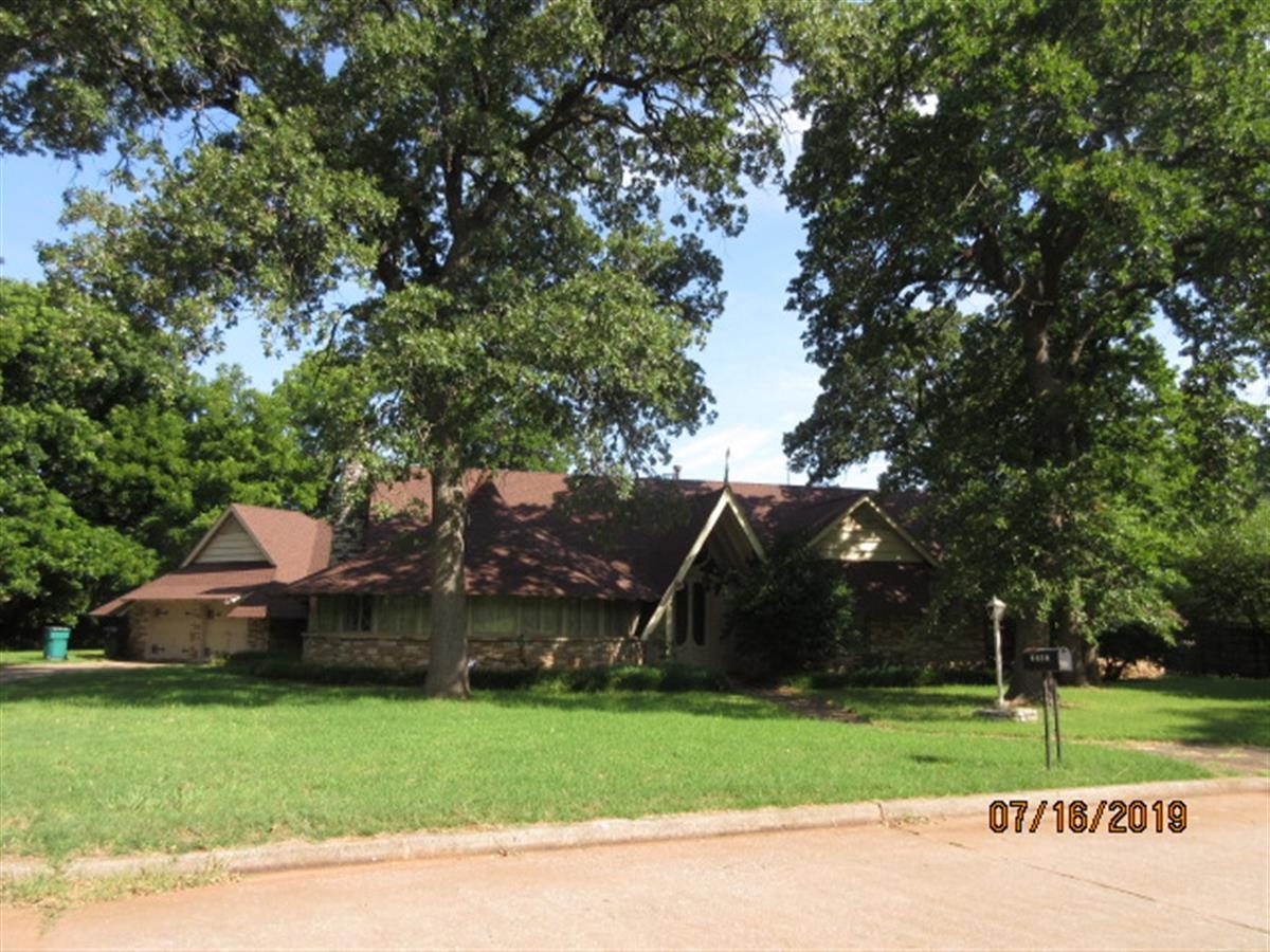 5705 N STONEWALL DR
