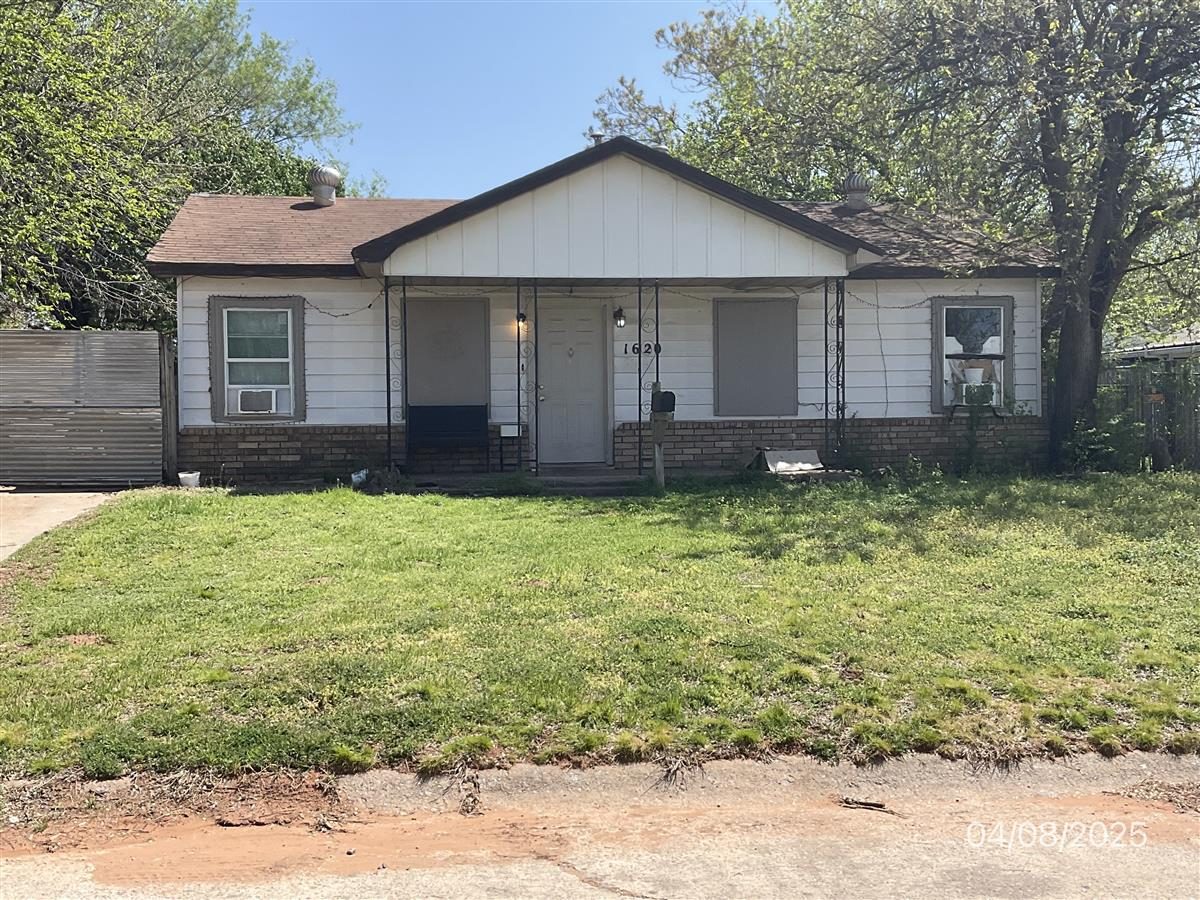 1620 S STONEWALL AVE