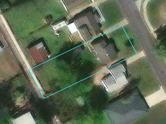 1443 MAPLE DR