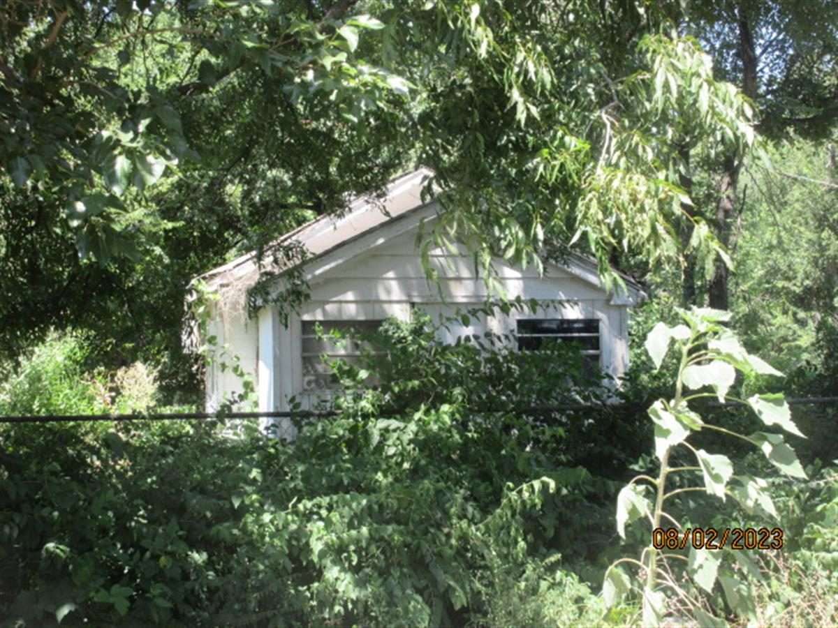 R150621890 205 S MATTHEWS PL