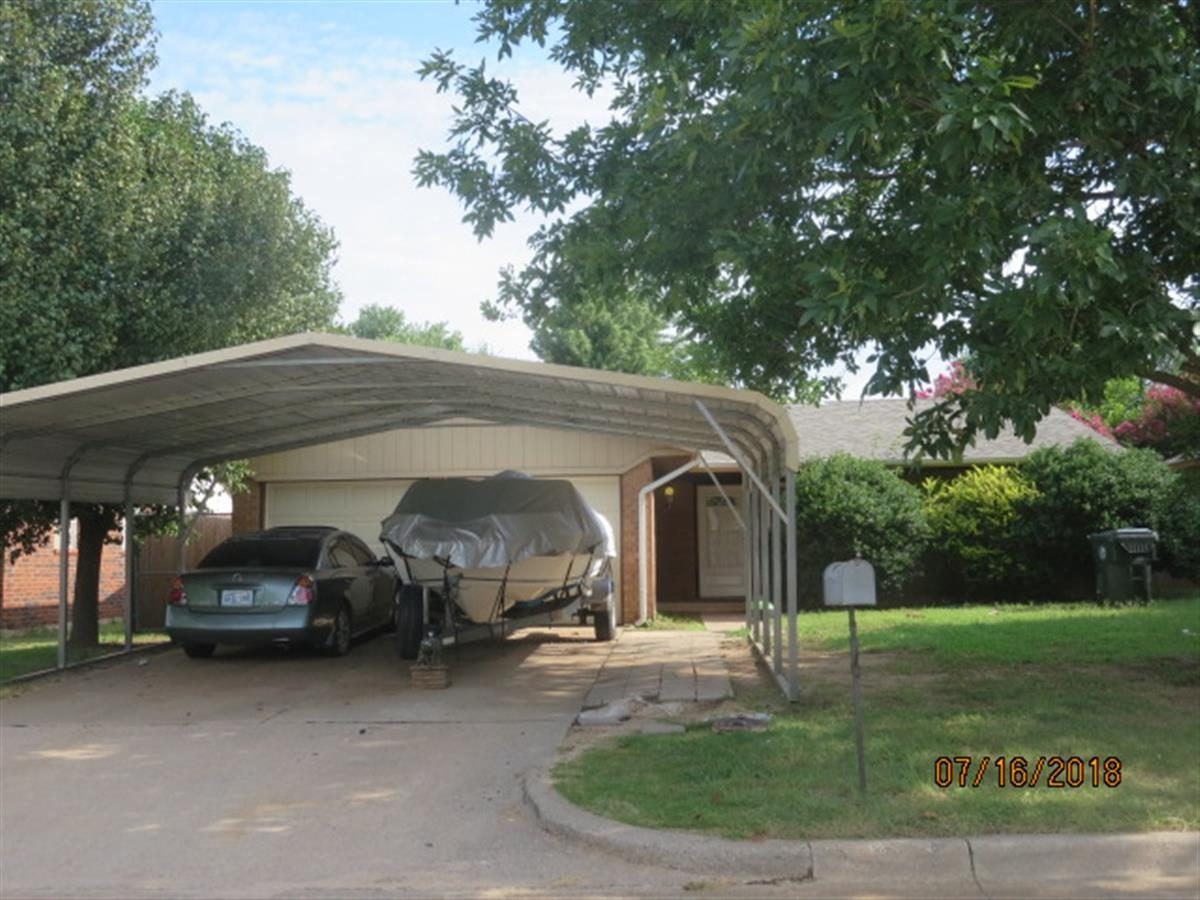 8817 OAKRIDGE DR
