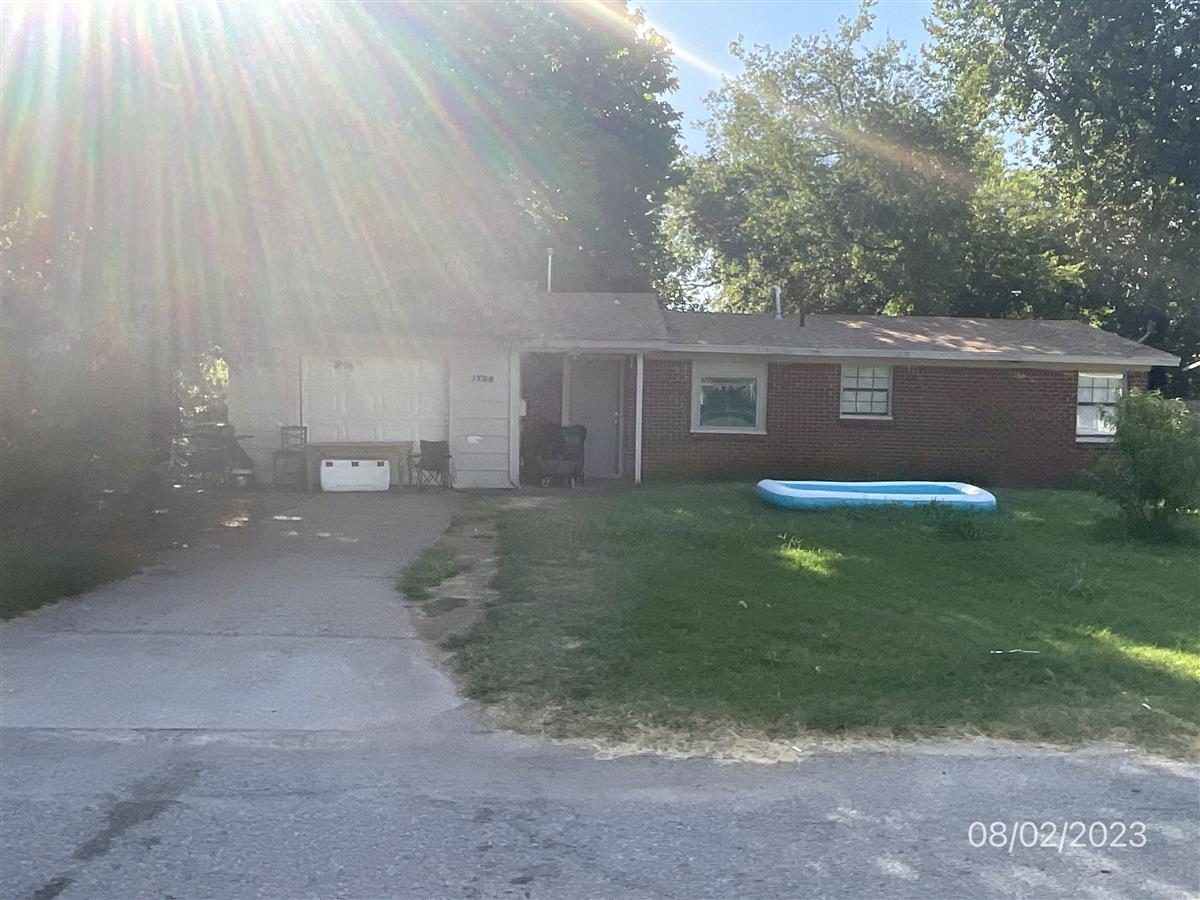 1724 CHERRY LN