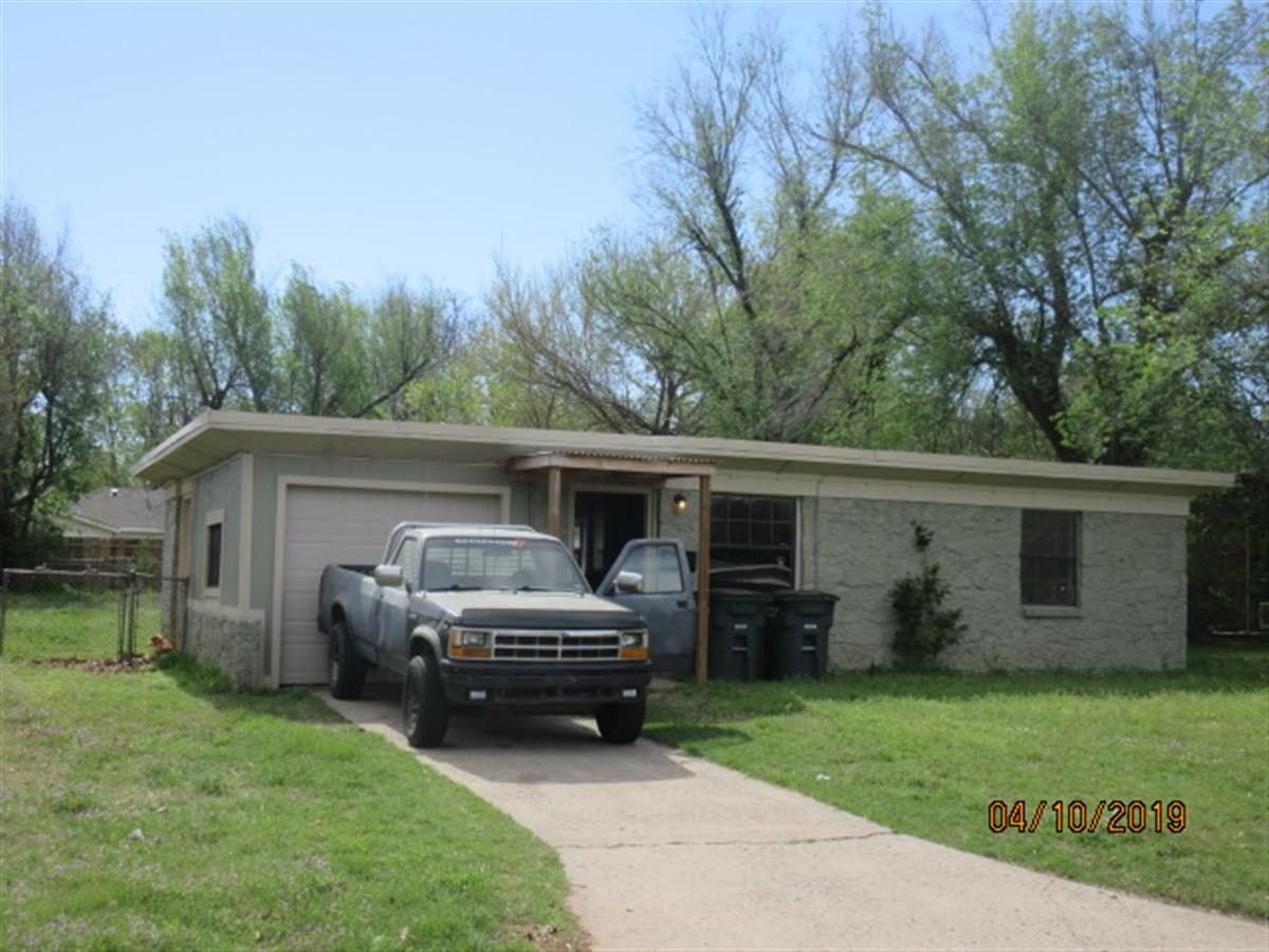 1816 LARIET LN