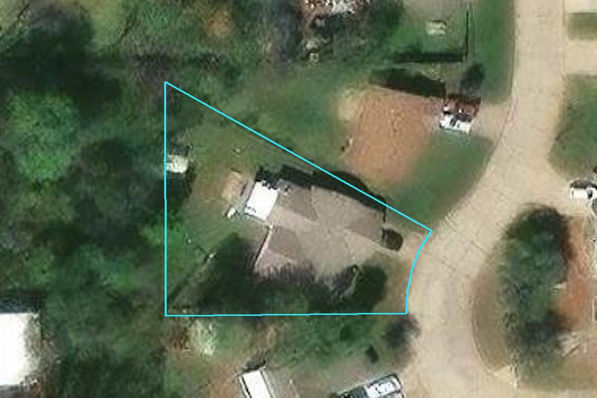 R153181345 913 FONTANA LN