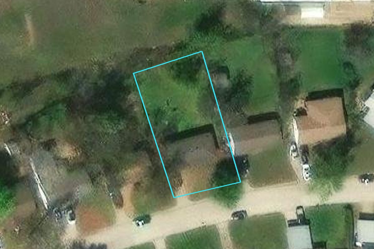 1113 S LOCUST DR