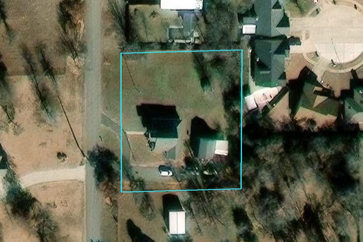 R155950675 1820 S AVERY AVE