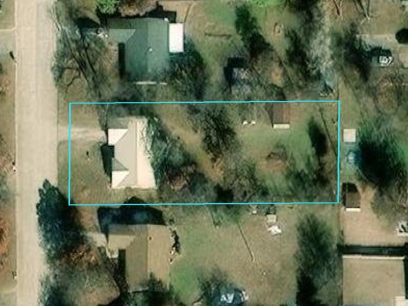 712 OAK PARK DR