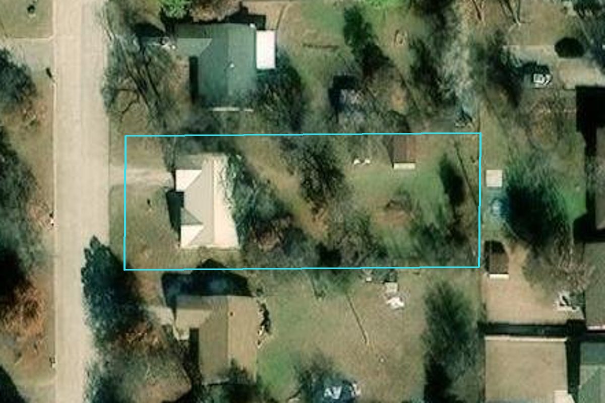 R156762040 712 OAK PARK DR
