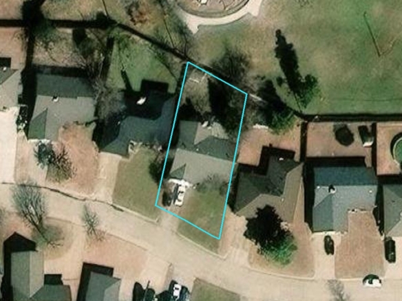 2717 CHAUCER DR