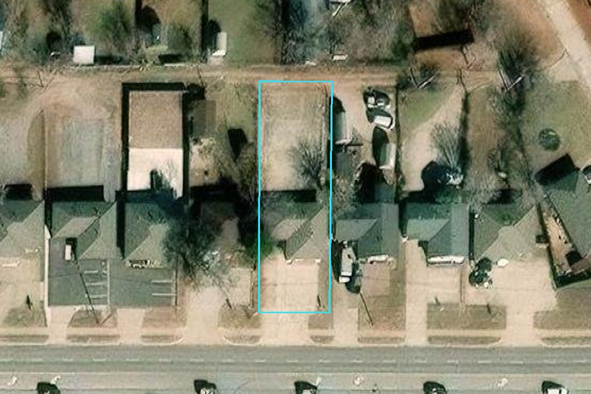 R180394900 45 E 15TH ST