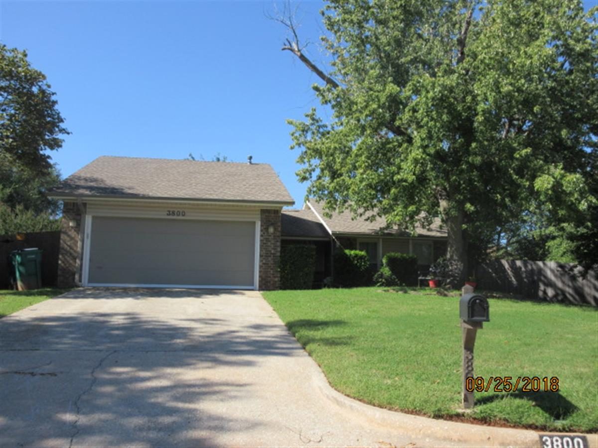 R188071640_2 3800 NE 142ND CIR