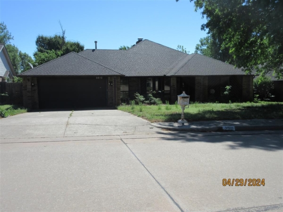 2512 BROOKHAVEN DR